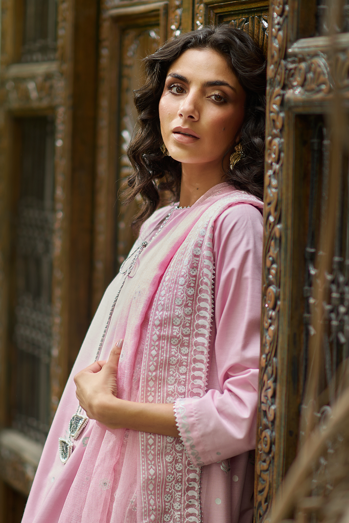 Clothing Meaning in Urdu – Understanding Fashion and Everyday Style