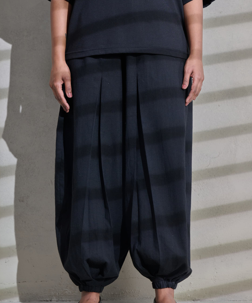 Black Linen Pleated Balloon Pants